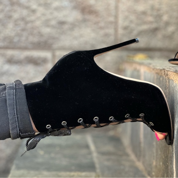 GIANVITO ROSSI Velvet black booties peep toe heels - Picture 10 of 10